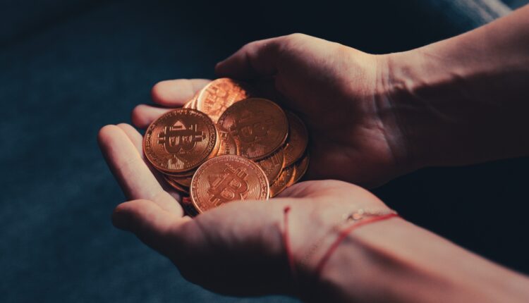 Datos publicados por el Banco Central de Reserva reveló la caída de las remesas en criptomonedas durante el primer semestre de 2023