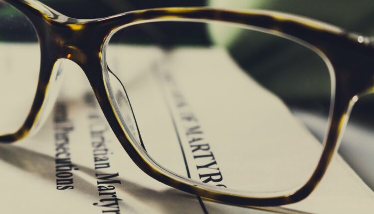 La SEC emitió una orden de cese hacia el asesor financiero por cargos presentados por incumplimientos en materia de publicidad y cumplimiento