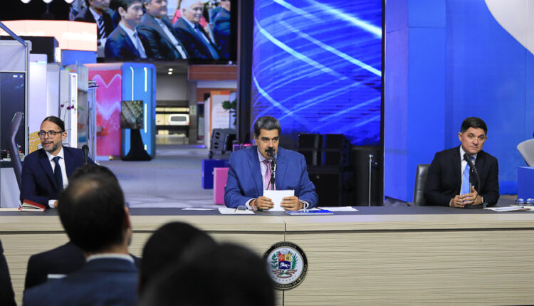 Maduro anunció diversas medidas para optimizar las telecomunicaciones