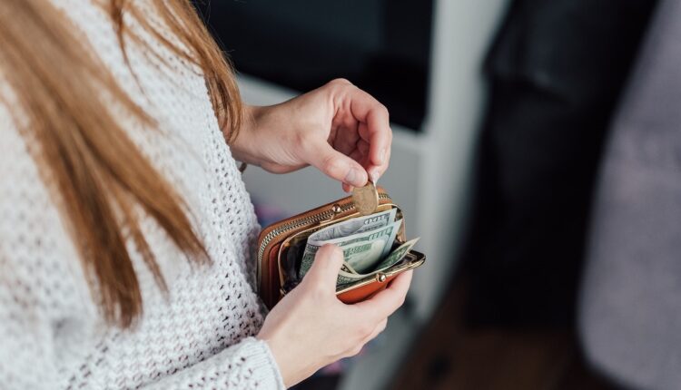 Gobierno evalúa alternativas para mejorar salario de trabajadores venezolanos