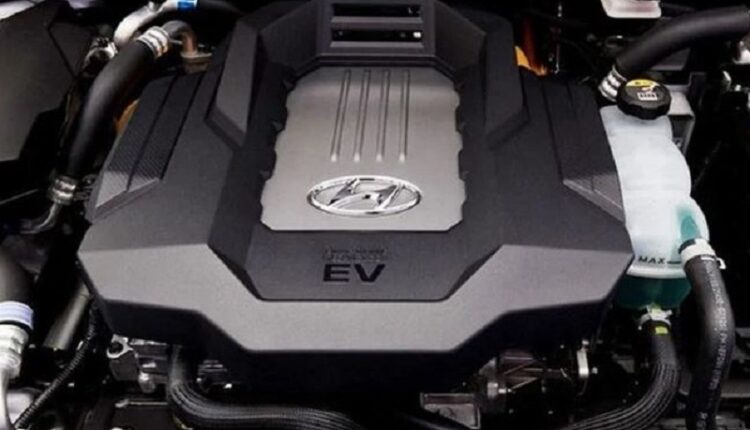 Su motor eléctrico no requiere de cambios de aceite de motor ni transmisión. El nuevo Kona tampoco necesita mantenimiento, ya que no posee circuitos ni válvulas hidráulicas especiales, tal como ocurre en una transmisión automática convencional