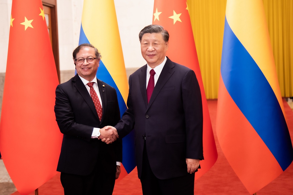 El presidente de Colombia, Gustavo Petro, ha calificado su reunión con el mandatario chino Xi Jinping como estratégica. El encuentro afianza las relaciones bilaterales y ha servido para la firma de nuevos acuerdos de cooperación