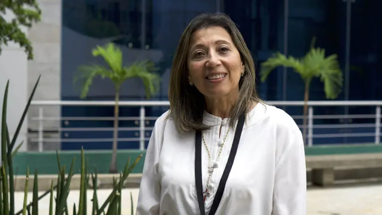 The dean of the Faculty of Dentistry of the Central University of Venezuela, Dr. Nancy León, declared herself an ally of updates as well as innovation in terms of academic content.