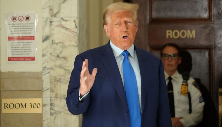 El expresidente de Estados Unidos, Donald Trump, deberá pagar una multa de USD 10.000 por el juicio que se le sigue en Nueva York en el caso de fraude