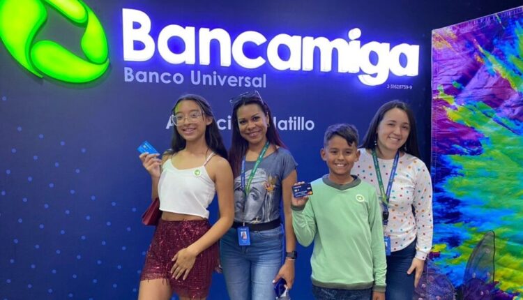 En esta temporada de regreso a clases Bancamiga impulsa cuentas especiales y tarjetas de débito para los menores de edad