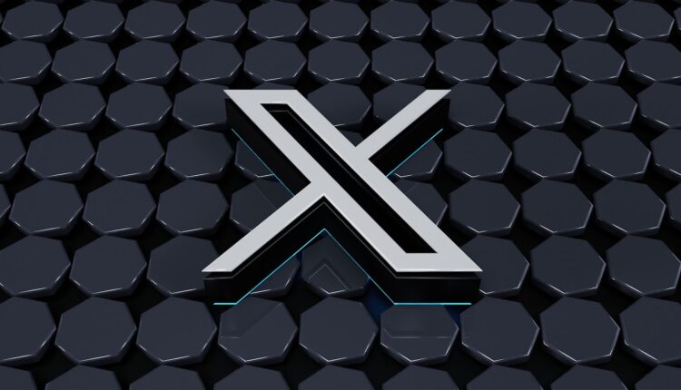 La conocida empresaria, modelo, actriz, cantante, diseñadora y DJ Paris Hilton firmó un acuerdo con la red social X para impulsar las ventas en línea, incluyendo un hashtag personalizado