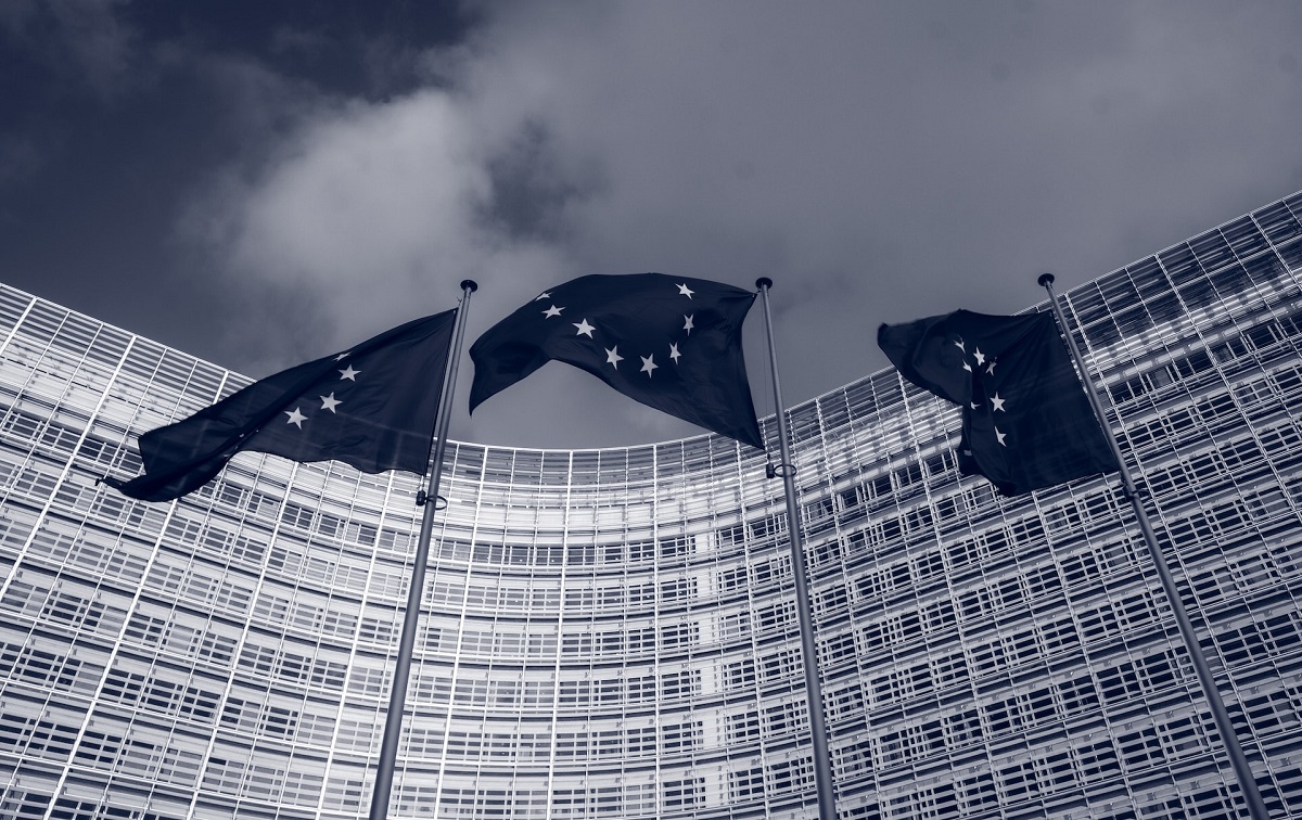 El próximo 1 de noviembre inicia la fase de preparación para un posible euro digital según indicó el Banco Central Europeo. Se estudiarán aspectos como marco legal, regulatorio, proveedores, tecnología e infraestructura