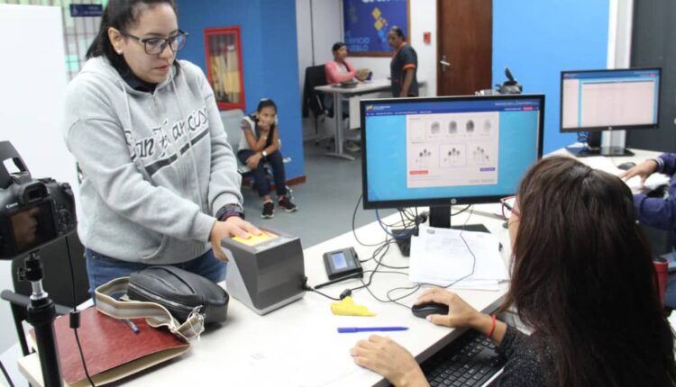 En todo el territorio venezolano estará activo un centenar de oficinas del Saime hasta el 2 de diciembre para que los ciudadanos puedan tramitar y renovar su documento de identidad, de cara al Referéndum Consultivo sobre el Esequibo del 3 de diciembre