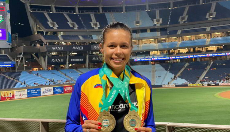 La imagen de Bancamiga estará firmando autógrafos este sábado en la entrega de materiales, en el Cité Sala de Eventos, Nivel Terraza, CCCT, entre las 11:00 a.m. y las 12:00 m