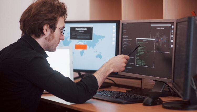 Investigadores de ciberseguridad alertan sobre falsas actualizaciones de Chrome y Safari que permiten infectar los equipos con el malware AMOS