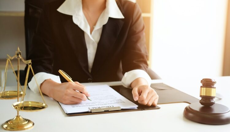 Este lunes fue aprobado el proyecto para una nueva Constitución en Chile. En caso de que los ciudadanos nuevamente rechacen la propuesta, se mantendrá vigente la actual Carta Magna