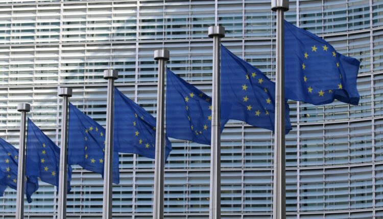 La Comisión Europea llevó las estadísticas de la zona euro a un crecimiento de apenas 0,6 %