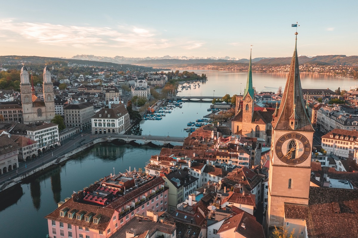 Uno de los principales bancos cantonales de Suiza, el St.Galler Kantonalbank (SGKB), anunció el servicio de comercio y custodia de bitcoin y ether, en un trabajo conjunto con SEBA Bank