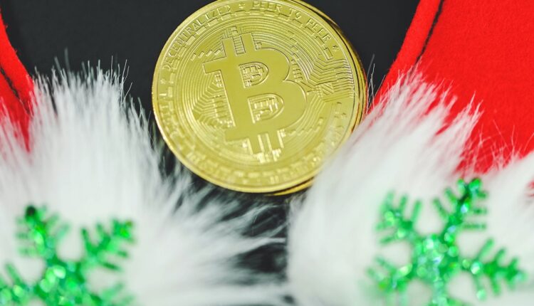 Las subidas que normalmente experimentan los mercados de valores a fin de año se han extendido a las criptomonedas. Los inversores se mantienen a la espera de que el precio del bitcoin experimente un incremento al cierre de 2023