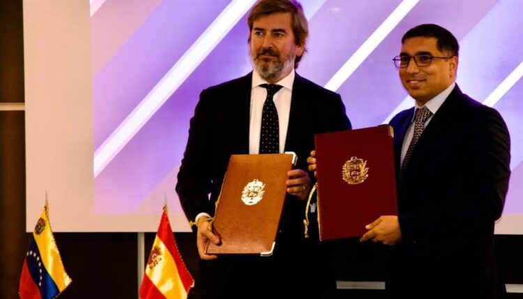 Este lunes fue firmado un acuerdo marco entre la venezolana PDVSA y la española Repsol para reactivar la empresa mixta Petroquiriquire que impulsará la industria petrolera