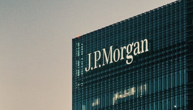 Jamie Dimon lanzó duras críticas contra el bitcoin y otras criptomonedas durante esta semana