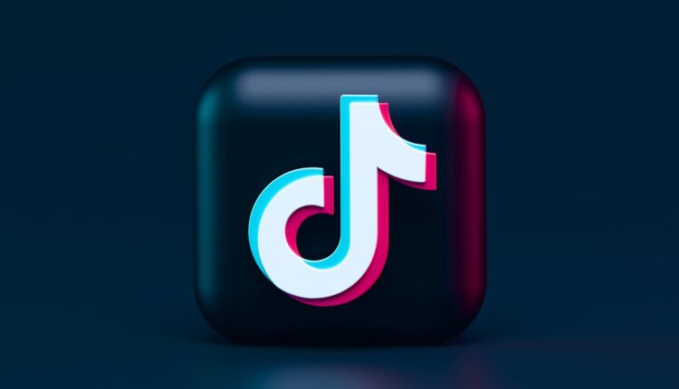 La plataforma de videos TikTok anunció una actualización de su interfaz para mejorar la experiencia del usuario en tabletas y teléfonos plegables