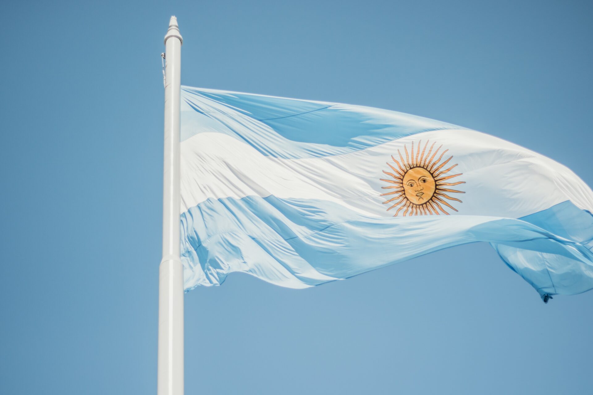El gobierno argentino presentó una propuesta legislativa para dar un trato preferencial a aquellos que declaren sus criptomonedas
