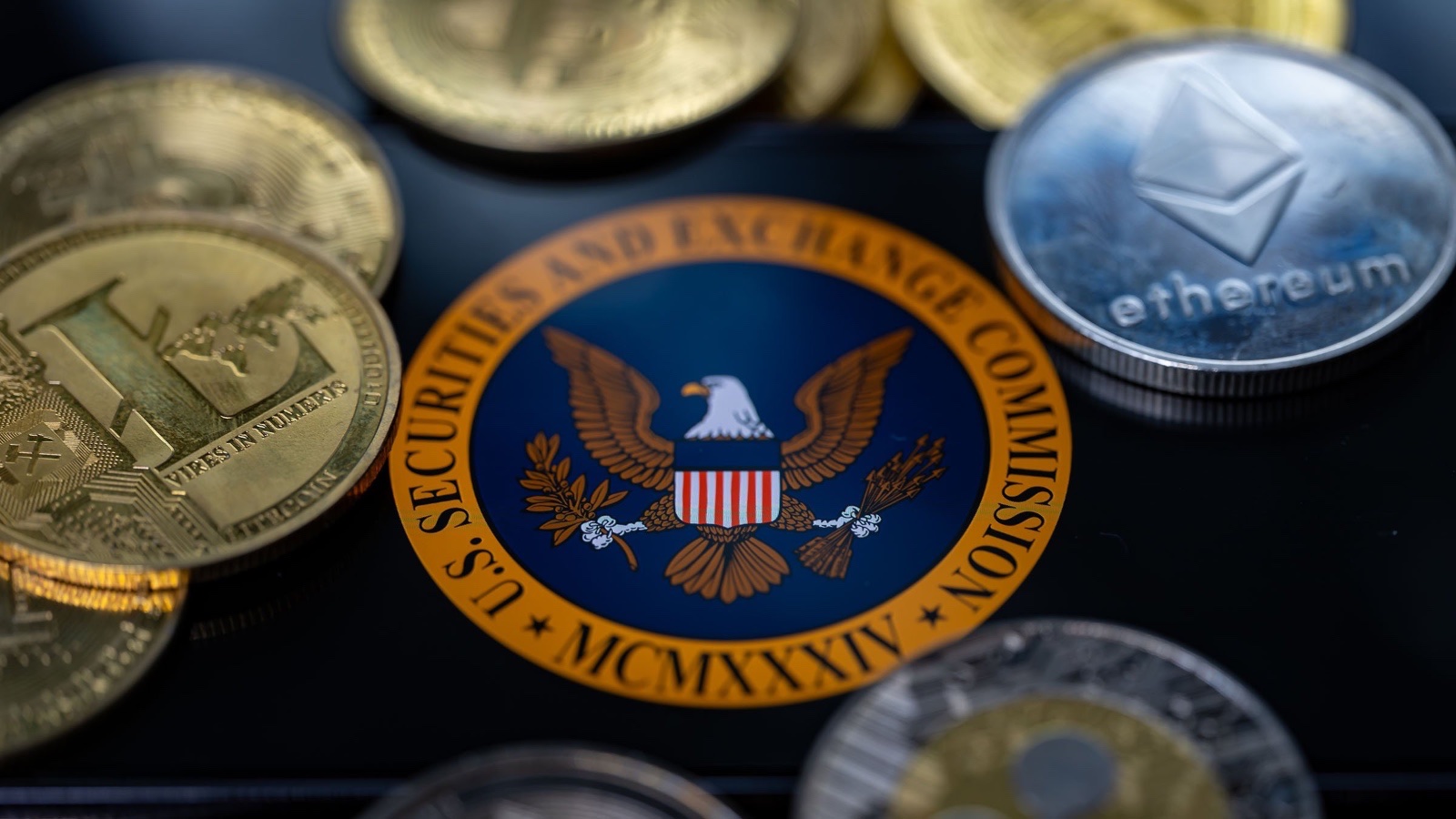 La Comisión de Bolsa y Valores de Estados Unidos (SEC) anunció una demanda contra el fundador de Bitcoin Academy, Brian Sewell.
