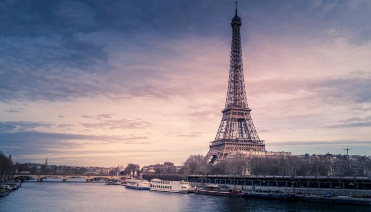 Los Juegos Olímpicos y Paralímpicos 2024, a realizarse en junio próximo en París, harán un homenaje a la Torre Eiffel. Las medallas contendrán 18 gramos de la torre original de 1889