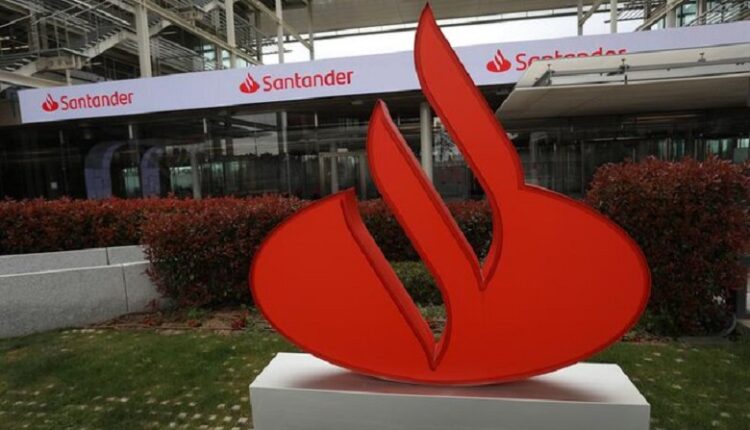 El Banco Santander ha reducido su plantilla de trabajadores en 2,7 %, lo que equivale al despido de más de 300 personas en Estados Unidos