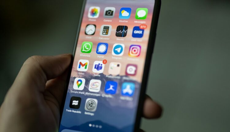 La aplicación de mensajería WhatsApp anunció que la nueva versión beta incluirá opciones de edición de imágenes mediante IA generativa