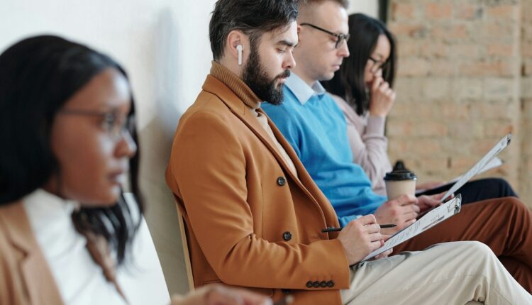 El aumento de dos décimas durante el mes de febrero en el índice de desempleo en Estados Unidos, para ubicarse en 3,9 % mantiene alerta al mercado laboral