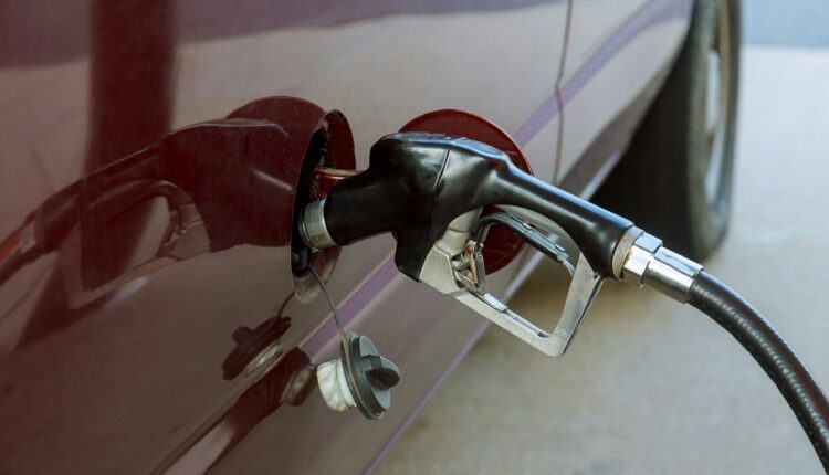 El presidente de México, Andrés Manuel López Obrador, indicó que a partir de abril se reactivará Dos Bocas para iniciar la refinación de combustible