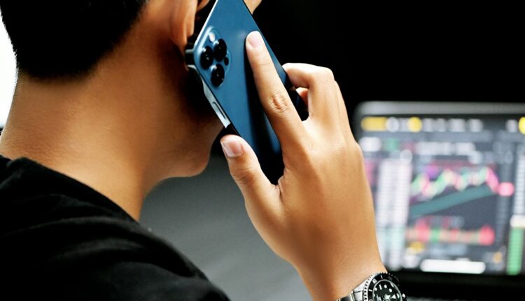 En el mes de marzo, los inversores se enfocan en las cinco criptomonedas que dinamizan el mercado global