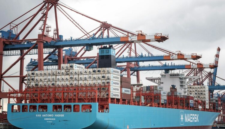 La decisión fue tomada debido a los recientes ataques perpetrados por hutíes a embarcaciones de la empresa naviera danesa Maersk, y que culminó con un barco hundido y la muerte de tres tripulantes por el ataque a otro barco