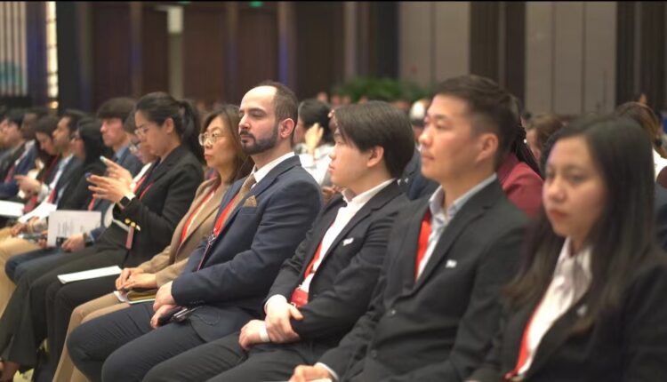 El gobierno de China está abierto a un trabajo con todas las partes para promover la Ruta de la Seda Digital, y compartir los dividendos de este desarrollo económico