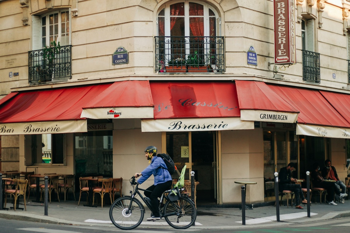 La bicicleta supera al auto como medio de transporte en París. El gobierno prevé aumentar los carriles para ciclistas a fin de permitir el acceso a las sedes de los Juegos Olímpicos del 26 de julio al 11 de agosto