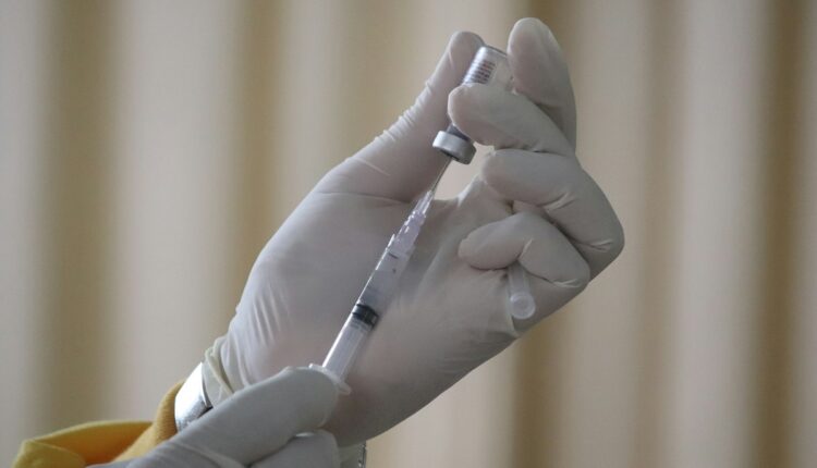 La farmacéutica Moderna está en la última fase de pruebas clínicas para el lanzamiento de cuatro vacunas contra infecciones latentes provocadas por virus de la familia herpesvirus