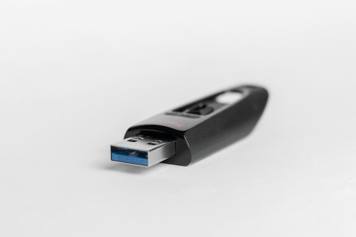 Al momento de comprar una memoria USB es posible cometer errores por falta de conocimiento que lleva a invertir dinero en un dispositivo poco eficiente o de mala calidad