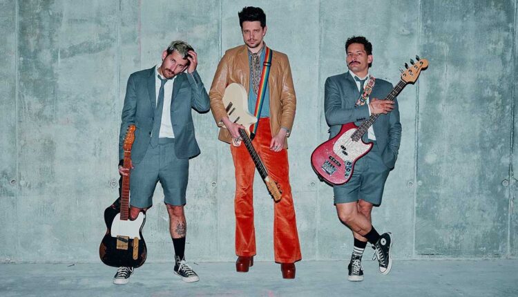 La nueva canción de Lasso, una colaboración con Mau y Ricky, es parte del primer adelanto del próximo álbum para darle más fuerza al indie-pop