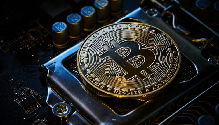 El Senado de Paraguay aprobó la pena de 10 años de cárcel para los mineros ilegales de bitcoin. Ahora debe esperar la aprobación de la Cámara de Diputados y posteriormente del presidente Santiago Peña para promulgar o vetar dicha ley