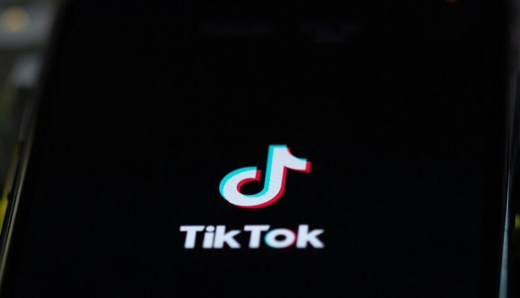 Donald Trump se unió a la plataforma de videos cortos TikTok para llegar de forma más directa a los votantes y para este domingo ya contaba con un millón de seguidores