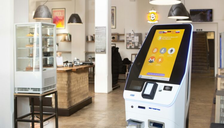 Durante los primeros días del mes de junio se instalaron 882 cajeros automáticos de bitcoin en el mundo