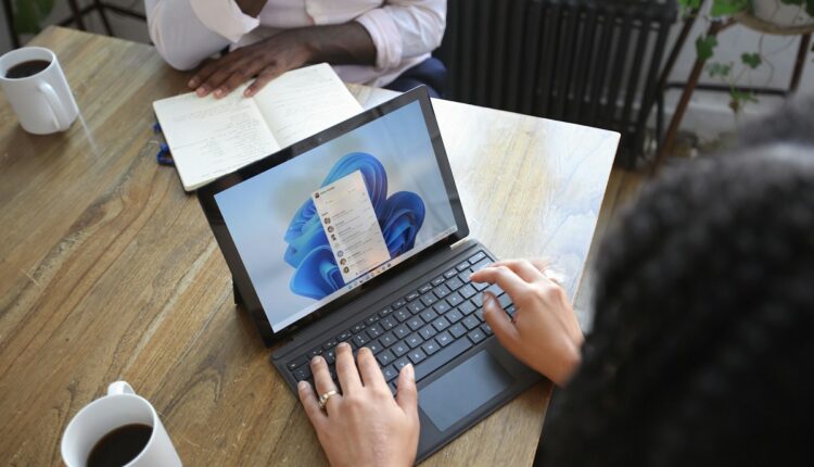 Microsoft indicó que el soporte de Windows 10 finalizará en octubre de 2025, con lo cual los riesgos y vulnerabilidad del sistema existentes para esa fecha quedarían sin resolver