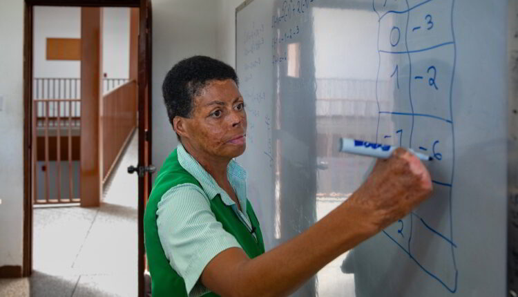 Hace 33 años, la profesional de la educación estuvo cerca de la muerte, durante un accidente que la dejó con quemaduras en el 75% de su cuerpo. Este 24 de agosto competirá por Venezuela en una carrera de 15K con 50 obstáculos, en Costa Rica