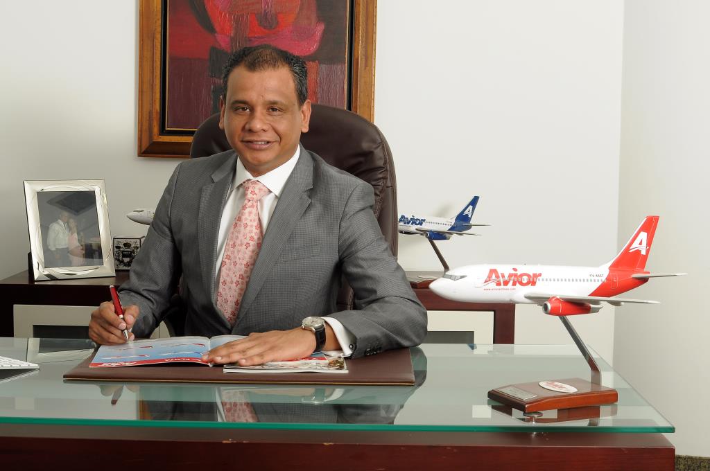 El presidente ejecutivo de la línea aérea, Dr. Juan Bracamonte