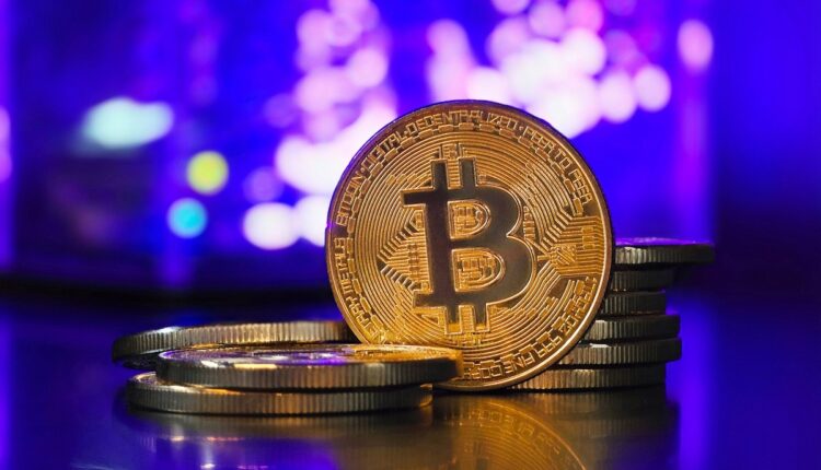 La Comisión de Bolsa y Valores de Estados Unidos autorizó a BlackRock la oferta de opciones de sus ETF bitcoin