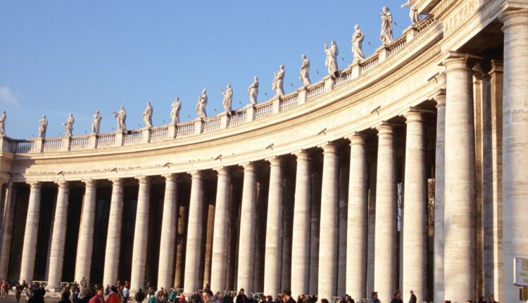 Con el objetivo de preservar una invaluable colección de manuscritos históricos, la Biblioteca del Vaticano inició su tokenización utilizando la tecnología blockchain, con lo cual da un paso crucial hacia la Web3