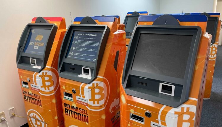 A nivel global han desaparecido más de 600 cajeros automáticos de bitcoin en dos meses, luego de que las autoridades comenzaran a desactivar aquellos involucrados en casos de estafas y fraudes