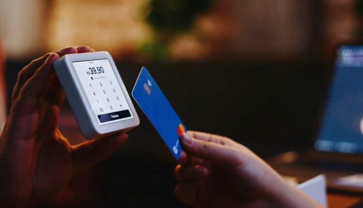 La empresa emisora de tarjetas de crédito MasterCard Inc. anunció una nueva medida en la lucha contra el fraude en las compras en línea que consiste en eliminar el uso de números en dichas tarjetas durante las operaciones