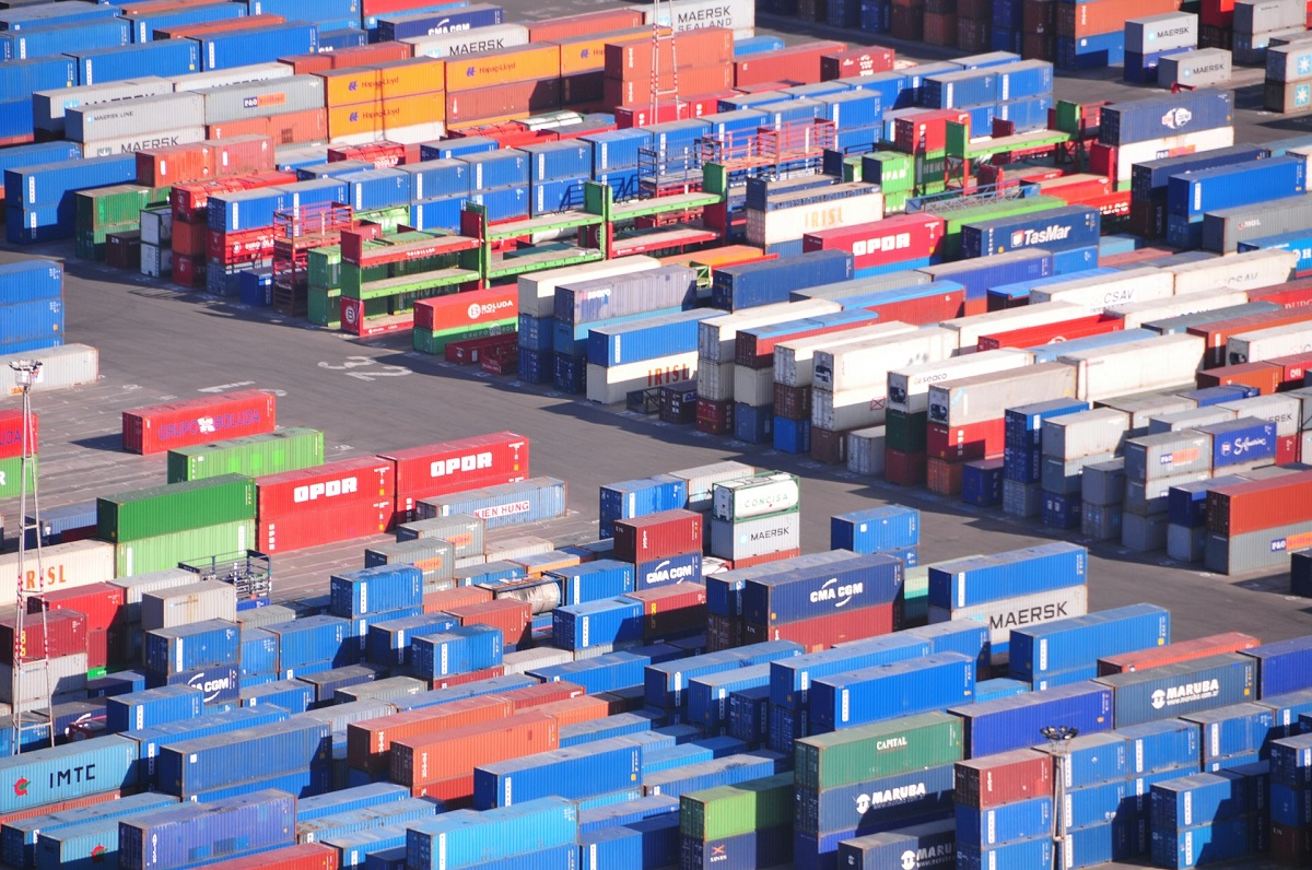 La Organización Mundial del Comercio lanzó su proyección de crecimiento del comercio mundial para el resto de 2024, ubicándolo en 2,7 % y para 2025 sería de 3 %