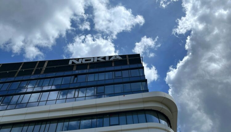 Debido a un programa de reestructuración y reducción de costos, Nokia eliminó dos mil empleos en China