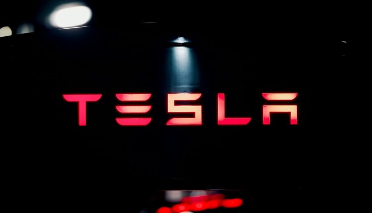 En un evento mediático realizado el jueves 10 de octubre, Elon Musk dio a conocer el robotaxi Cybercab, de Tesla, con el que pretende revolucionar el sector