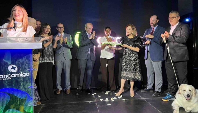 Bancamiga presentó la primera obra literaria del Fondo Editorial Bancamiga, en un acto celebrado en la PB del Cubo Negro, en Caracas