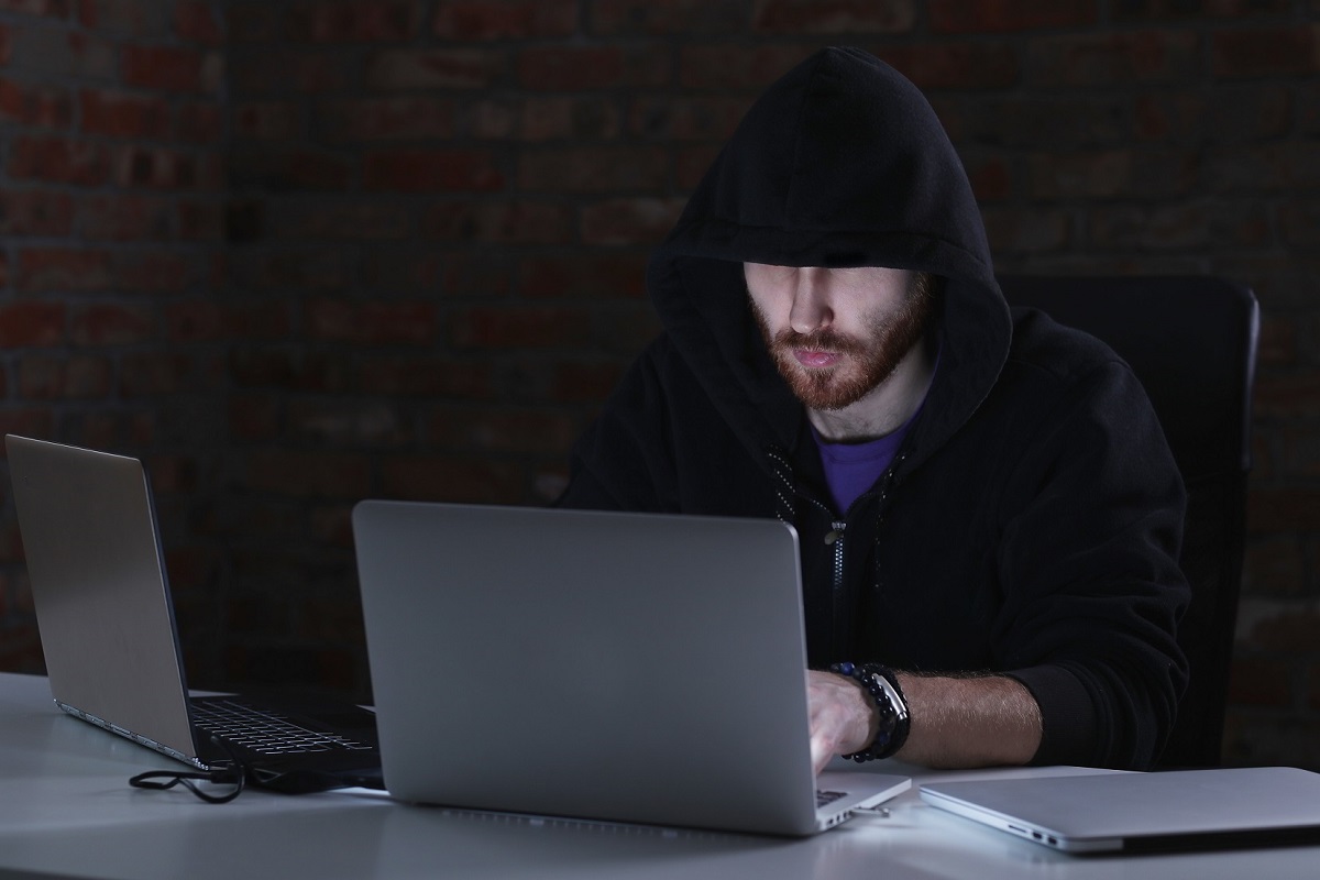 ESET advierte que, si bien es difícil evitar que la información personal termine en “el lado oscuro de Internet”, existen medidas de protección para eso